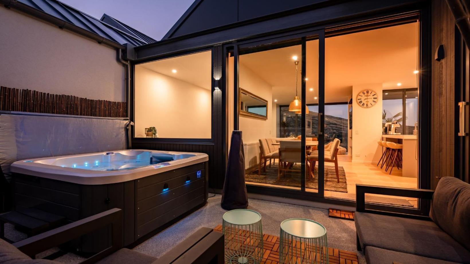 The Tiers- Hot Tub- Ac- Bbq- Free Parking Villa Queenstown Eksteriør bilde